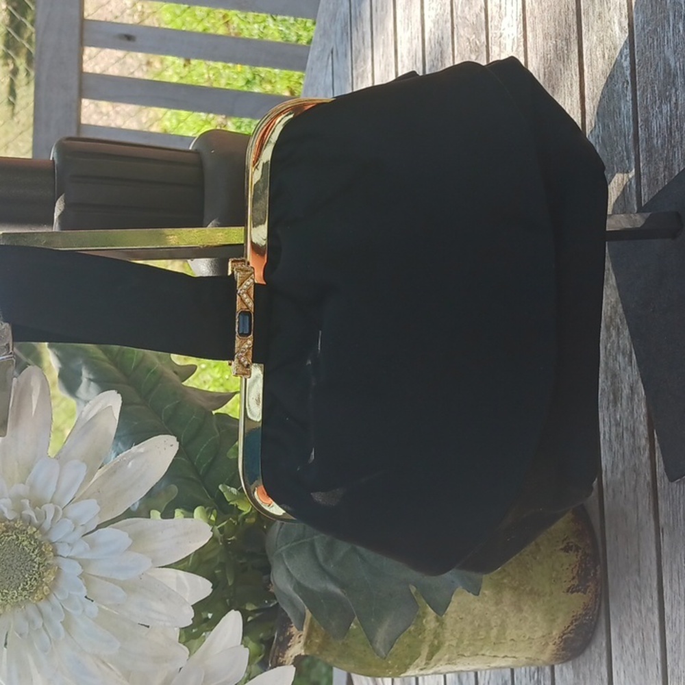 VINTAGE EVENING WRISTLET
